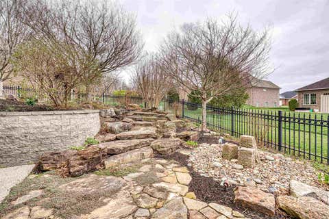 Tiny photo for 909 Uriel Court, Evansville, IN 47725 (MLS # 202625503)