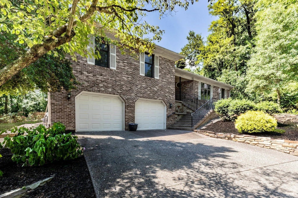 Photo of 5828 Harmony Woods Lane, Evansville, IN 47720 (MLS # 202636835)