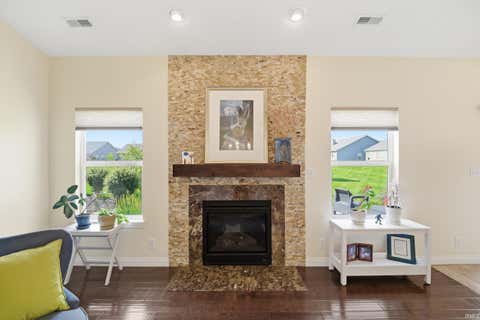 Tiny photo for 131 Aqueduct Circle, West Lafayette, IN 47906 (MLS # 202627369)