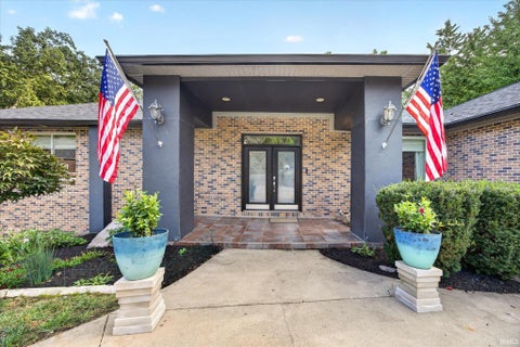 Photo of 9960 S Saint Andrews Court, Bloomington, IN 47401 (MLS # 202637260)