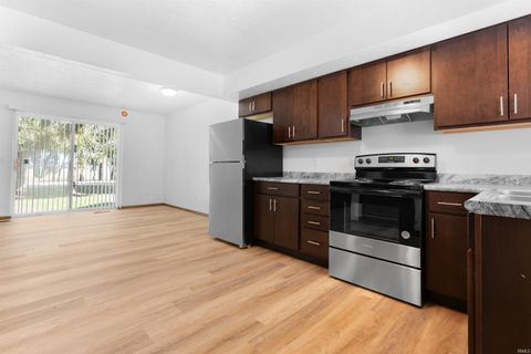 Tiny photo for 652 Northgate Circle, Rochester, IN 46975 (MLS # 202613457)