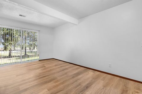 Tiny photo for 652 Northgate Circle, Rochester, IN 46975 (MLS # 202613457)