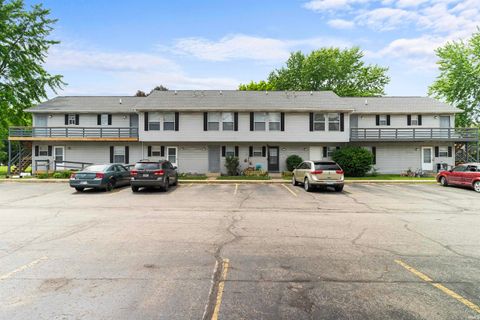 Tiny photo for 652 Northgate Circle, Rochester, IN 46975 (MLS # 202613457)