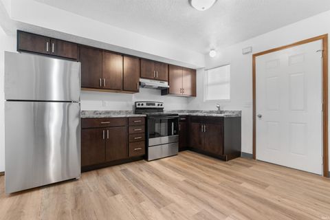 Tiny photo for 652 Northgate Circle, Rochester, IN 46975 (MLS # 202613457)