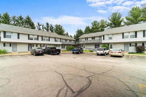 Tiny photo for 652 Northgate Circle, Rochester, IN 46975 (MLS # 202613457)