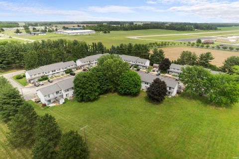 Tiny photo for 652 Northgate Circle, Rochester, IN 46975 (MLS # 202613457)