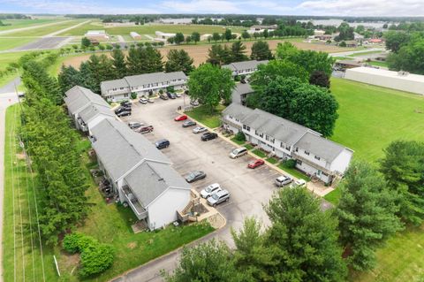 Photo of 652 Northgate Circle, Rochester, IN 46975 (MLS # 202613457)