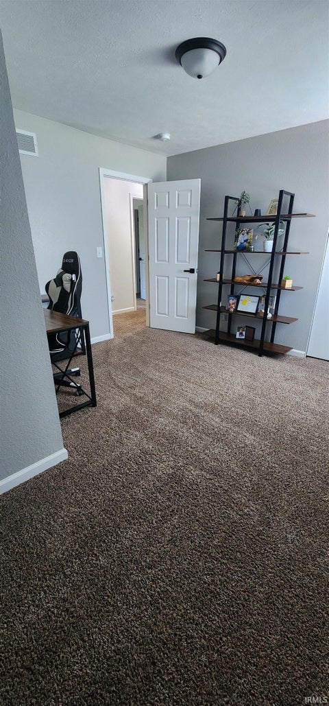 Tiny photo for 23036 S Oakleaf Drive, Elkhart, IN 46514 (MLS # 202625535)