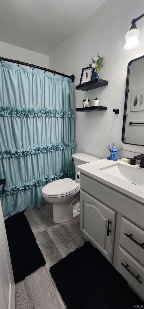 Tiny photo for 23036 S Oakleaf Drive, Elkhart, IN 46514 (MLS # 202625535)