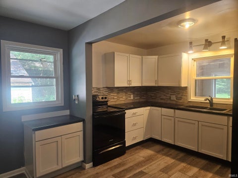 Tiny photo for 8416 E Lindstrom Lane, New Carlisle, IN 46552 (MLS # 202629492)