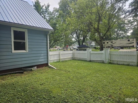 Tiny photo for 8416 E Lindstrom Lane, New Carlisle, IN 46552 (MLS # 202629492)
