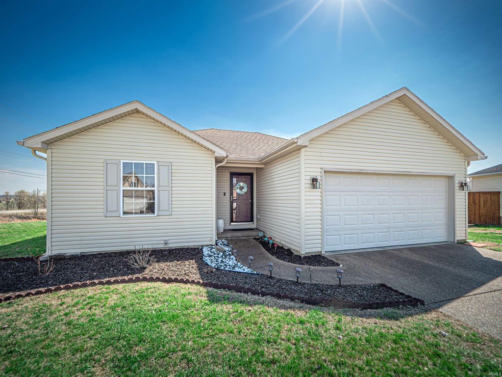 Photo of 4717 Erinwood Court, Evansville, IN 47725 (MLS # 202609323)