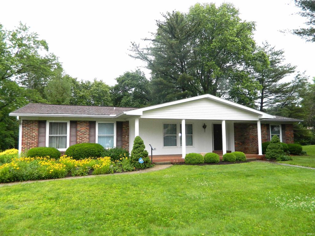 Photo of 409 E Woodridge Drive, Bloomington, IN 47408 (MLS # 202619506)