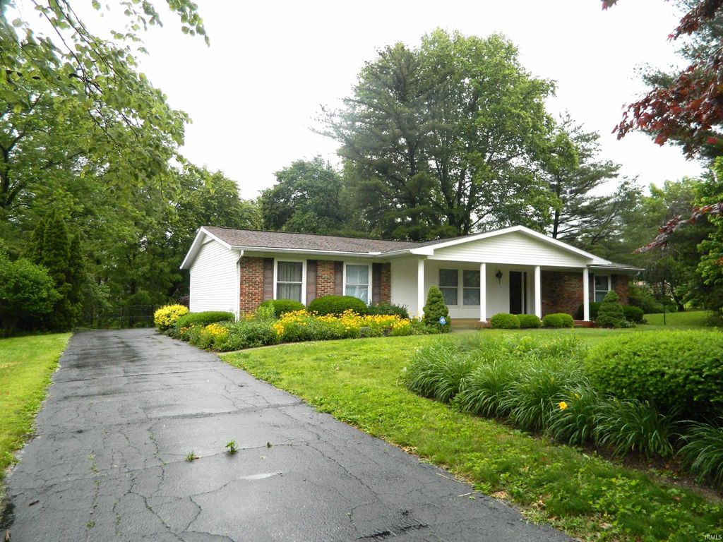 Photo of 409 E Woodridge Drive, Bloomington, IN 47408 (MLS # 202619506)