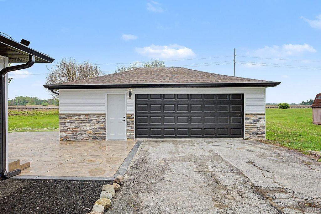 Photo of 2612 E Michigantown Road, Frankfort, IN 46041 (MLS # 202615992)