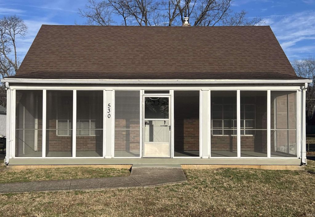 Photo of 530 Chippewa Street, Jeffersonville, IN 47130 (MLS # 202609474)