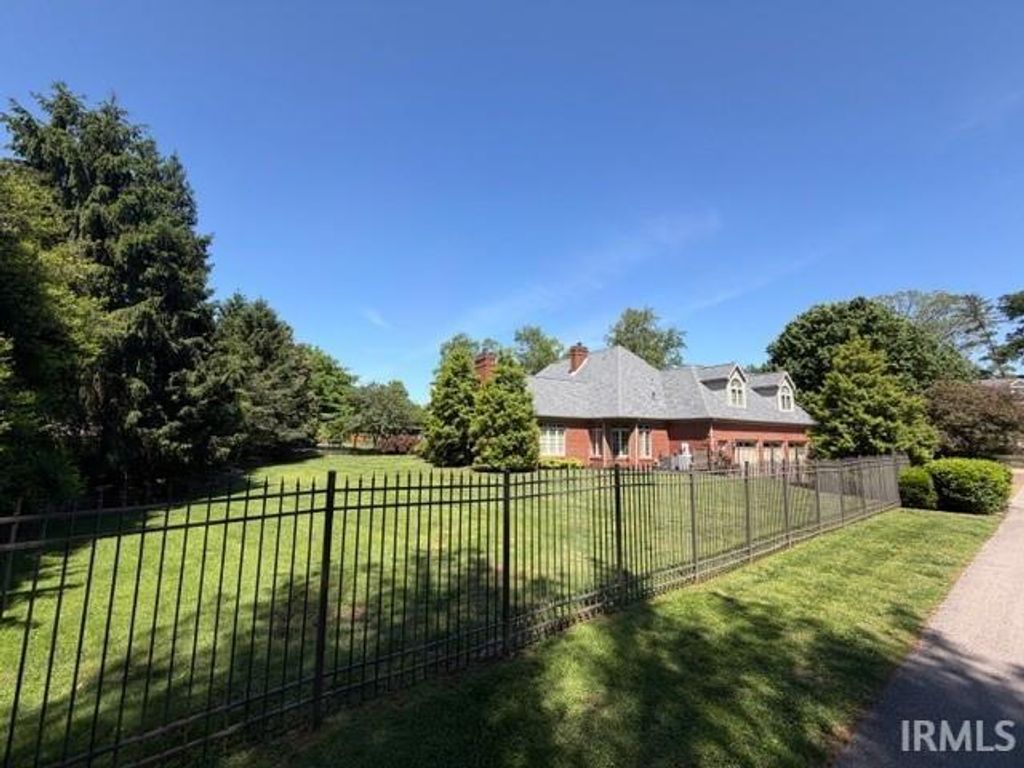 Photo of 5421 Winthrop Court, Evansville, IN 47715 (MLS # 202616323)