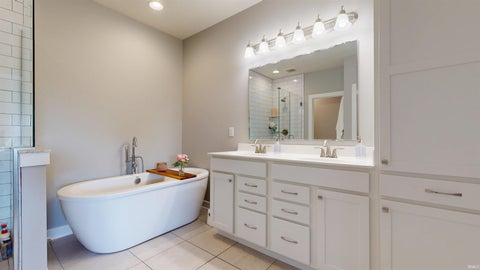 Tiny photo for 5645 Belmont Drive, Newburgh, IN 47630 (MLS # 202617408)