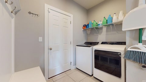Tiny photo for 5645 Belmont Drive, Newburgh, IN 47630 (MLS # 202617408)