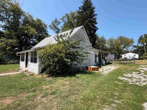 Photo of 419 18th Street, Bedford, IN 47421 (MLS # 202638783)