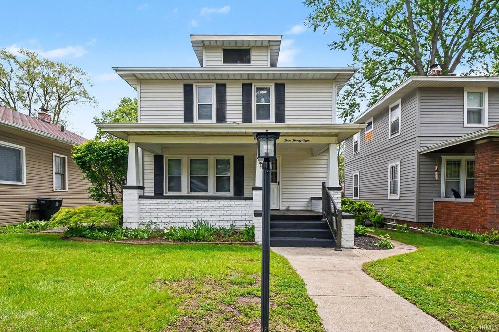 Photo of 328 Parkovash Avenue, South Bend, IN 46617 (MLS # 202617597)
