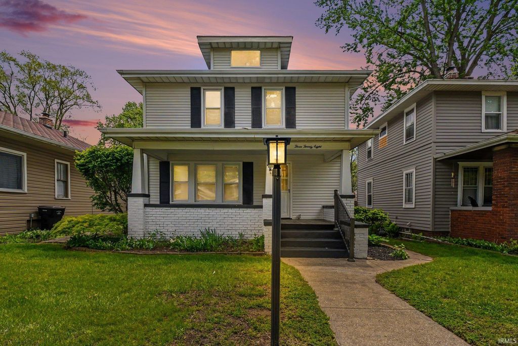 Photo of 328 Parkovash Avenue, South Bend, IN 46617 (MLS # 202617597)