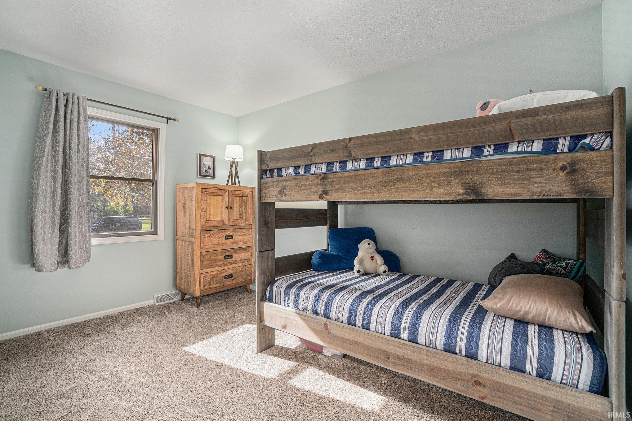 Elkhart, Indiana 46517, United States, 3 Bedrooms Bedrooms, ,2 BathroomsBathrooms,Residential,Active,240151