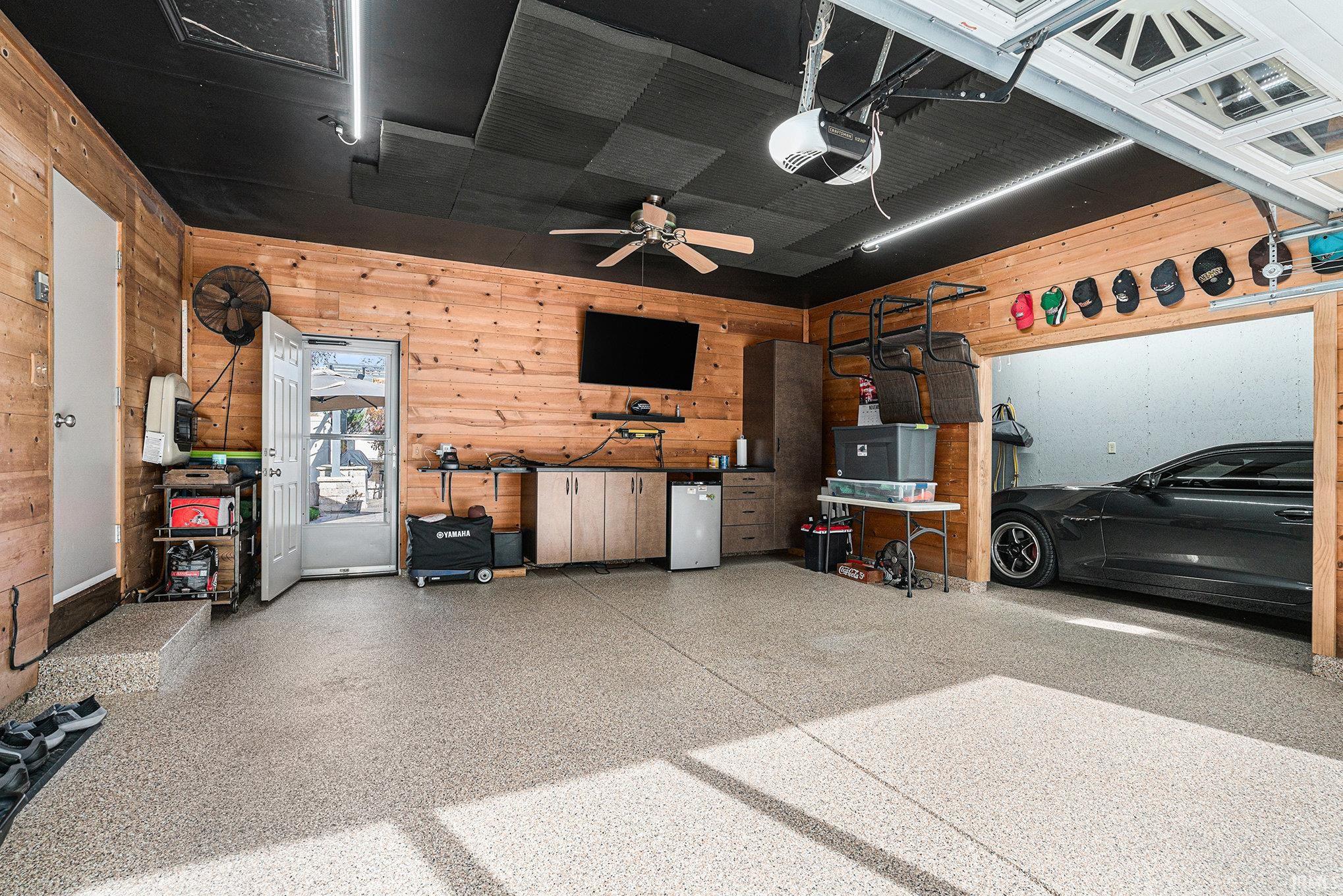 Elkhart, Indiana 46517, United States, 3 Bedrooms Bedrooms, ,2 BathroomsBathrooms,Residential,Active,240151