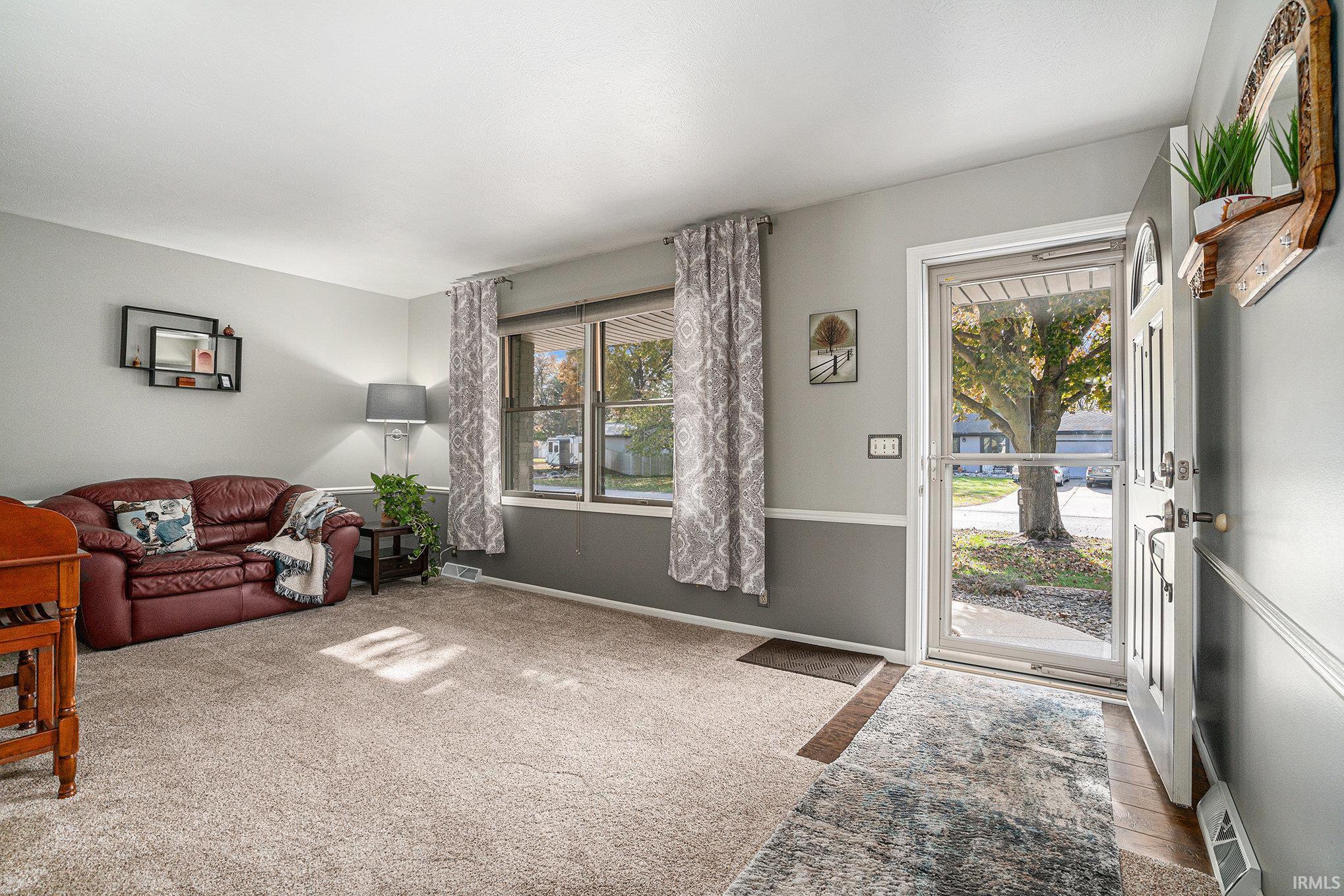 Elkhart, Indiana 46517, United States, 3 Bedrooms Bedrooms, ,2 BathroomsBathrooms,Residential,Active,240151