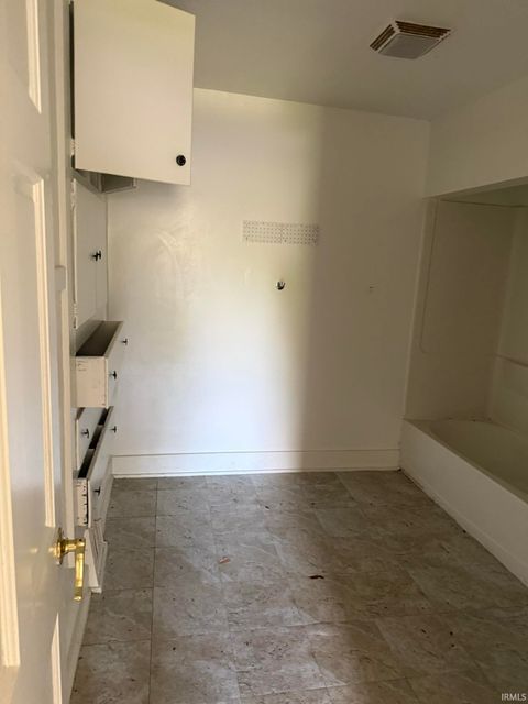 Tiny photo for 3105 central Drive, Fort Wayne, IN 46806 (MLS # 202618693)