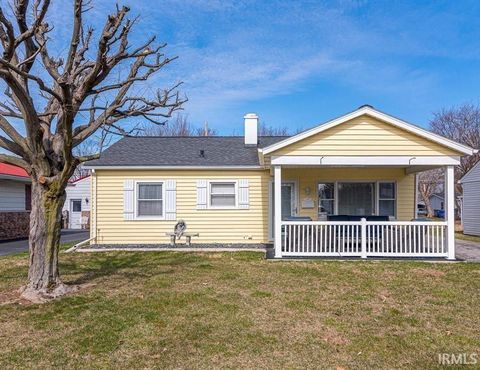 Photo of 1108 E FISCHER Street, Kokomo, IN 46901 (MLS # 202616070)