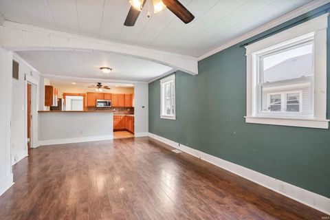 Tiny photo for 728 S Indiana Avenue, Kokomo, IN 46901 (MLS # 202628439)