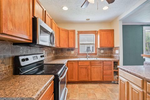 Tiny photo for 728 S Indiana Avenue, Kokomo, IN 46901 (MLS # 202628439)