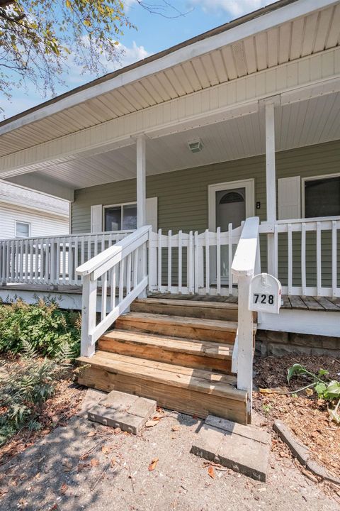 Tiny photo for 728 S Indiana Avenue, Kokomo, IN 46901 (MLS # 202628439)