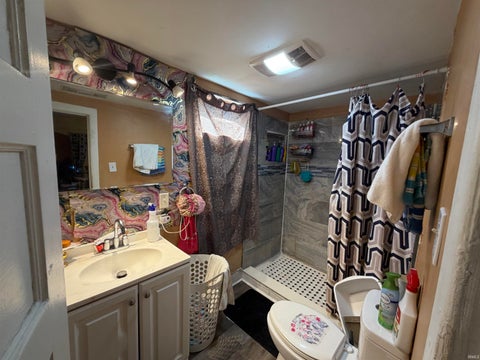 Tiny photo for 519 Manchester Avenue, Wabash, IN 46992 (MLS # 202643652)