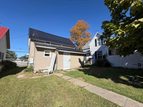 Tiny photo for 519 Manchester Avenue, Wabash, IN 46992 (MLS # 202643652)