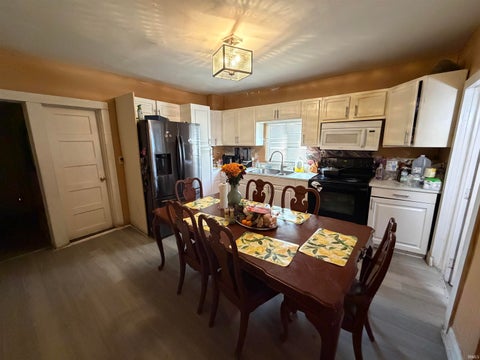 Tiny photo for 519 Manchester Avenue, Wabash, IN 46992 (MLS # 202643652)