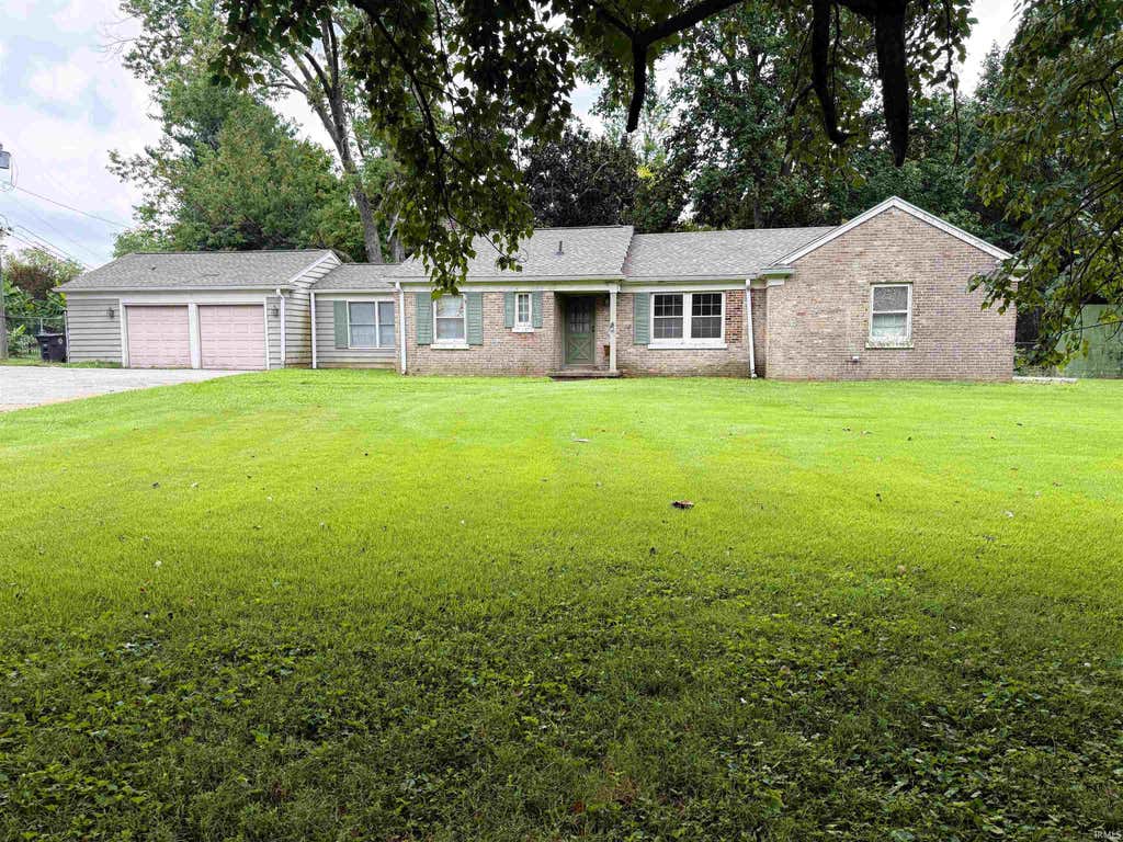Photo of 6811 Newburgh Road, Evansville, IN 47715 (MLS # 202633588)