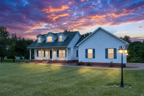 Photo of 6022 Lake Shore Drive, Boonville, IN 47601 (MLS # 202627955)