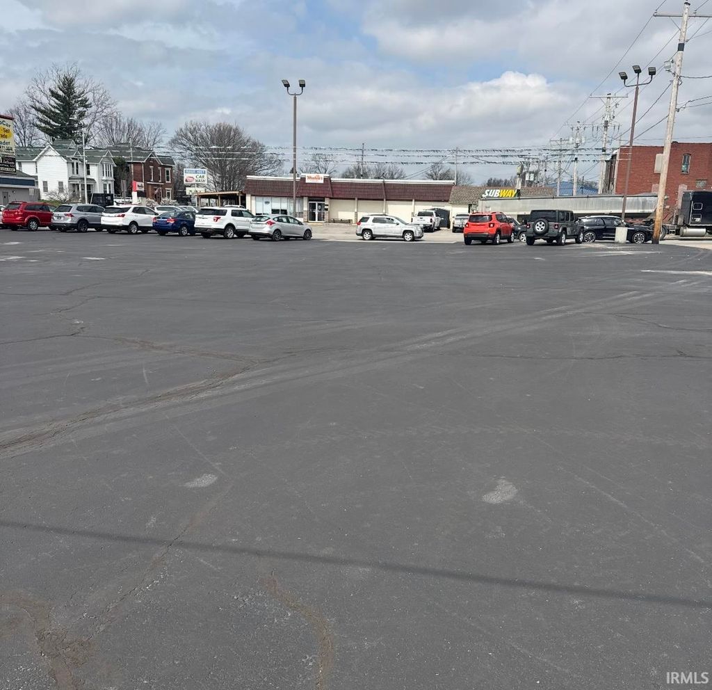 Photo of 0 W FOURTH &amp; COLLEGE Avenue, Mount Vernon, IN 47620 (MLS # 202607864)