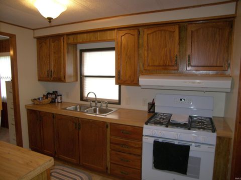 Tiny photo for 18661 East Street, Tippecanoe, IN 46570 (MLS # 202612349)