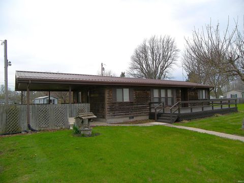 Photo of 18661 East Street, Tippecanoe, IN 46570 (MLS # 202612349)