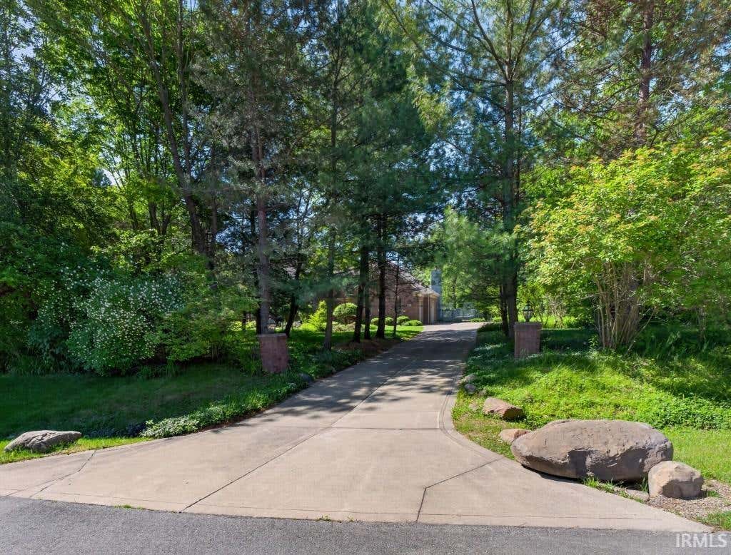 Photo of 7384 E Lakewood Dr 92 Drive, Roanoke, IN 46783 (MLS # 202621335)