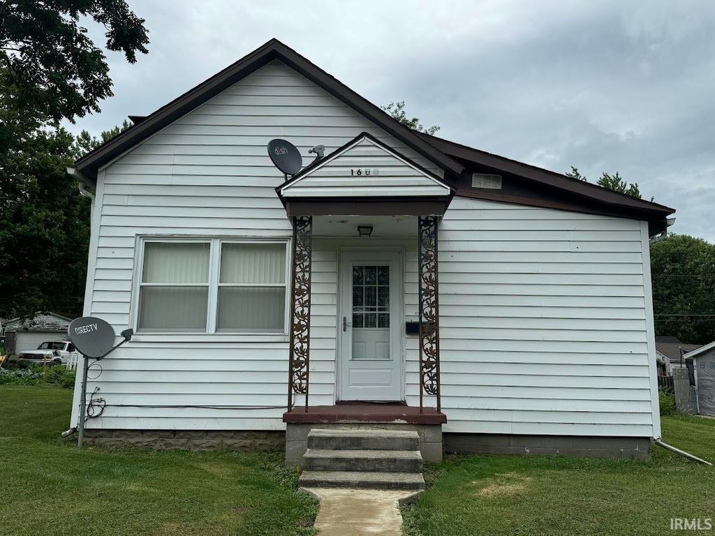 Photo for 1608 Clifton Avenue, Logansport, IN 46947 (MLS # 202428630)