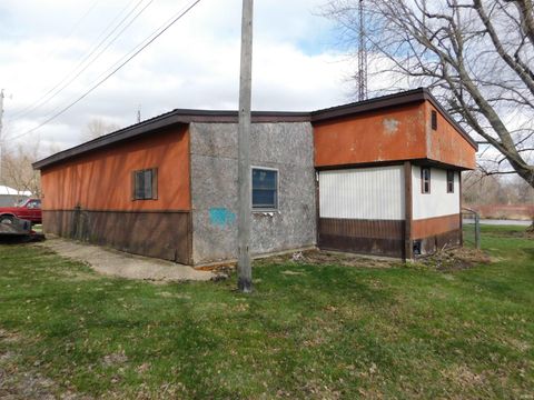 Tiny photo for 5799 N Lake Shore Dr. Dr, Macy, IN 46951 (MLS # 202611538)