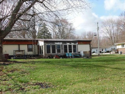 Tiny photo for 5799 N Lake Shore Dr. Dr, Macy, IN 46951 (MLS # 202611538)