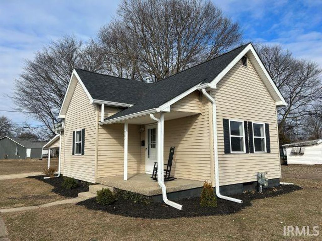 Photo of 902 N 12 Street, Vincennes, IN 47591 (MLS # 202602175)