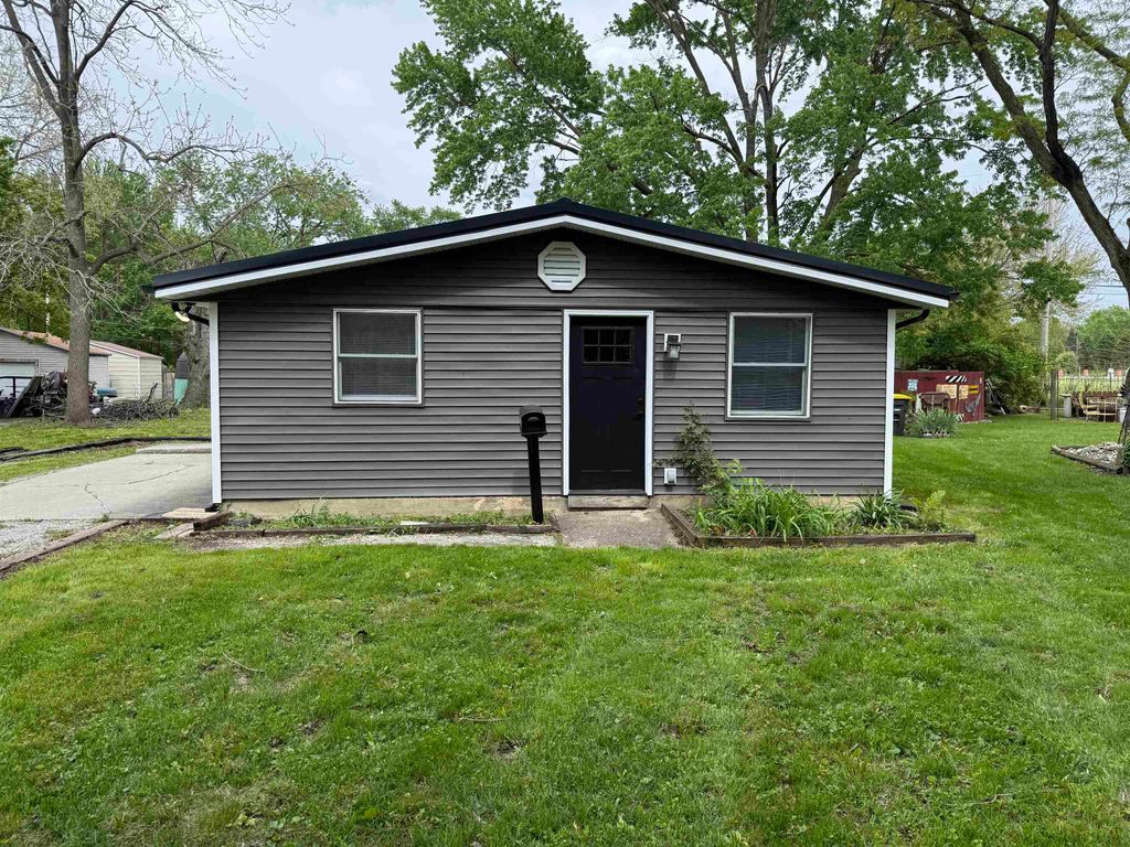 Photo of 5709 Remington Drive, Fort Wayne, IN 46809 (MLS # 202616906)