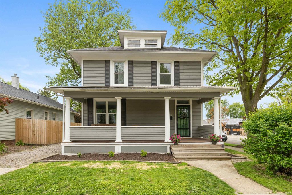 Photo of 1631 Columbia Avenue, Fort Wayne, IN 46805 (MLS # 202616233)