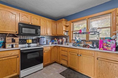 Tiny photo for 236 W 400 SOUTH, Kokomo, IN 46902 (MLS # 202530629)